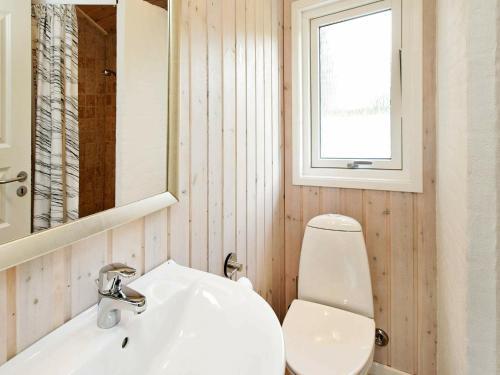 Four-bedroom Holiday Home In Oksb�l 14