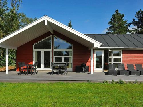 Four-bedroom Holiday Home In Oksb�l 11