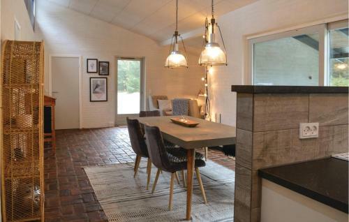 Six-bedroom Holiday Home In Ringkobing
