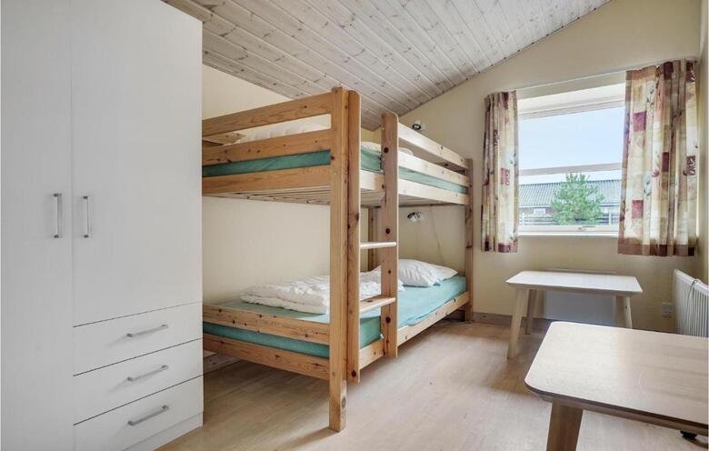 Three-bedroom Holiday Home In G�rlev 3