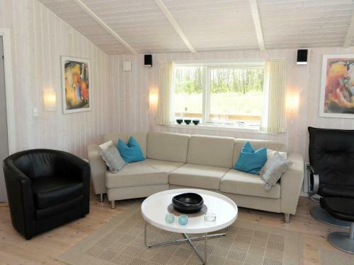 Three-bedroom Holiday Home In Sydals 9