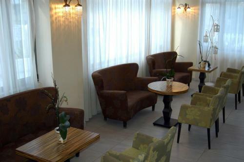 Aparthotel Regina Studios & Hotel