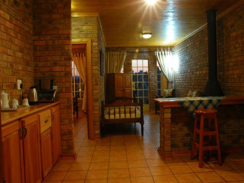 Thaba Tsweni Lodge & Safaris