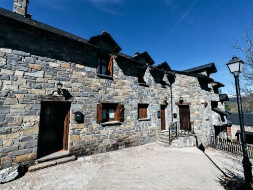 Cozy Holiday Home Near Ski Bus In Aragon