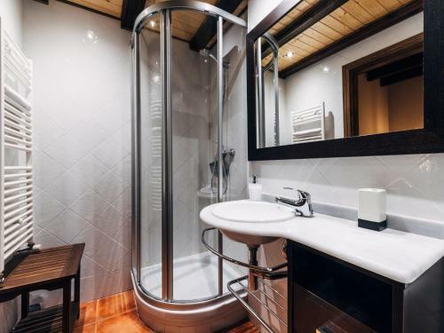 Cozy Holiday Home Near Ski Bus In Aragon