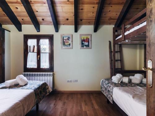 Cozy Holiday Home Near Ski Bus In Aragon