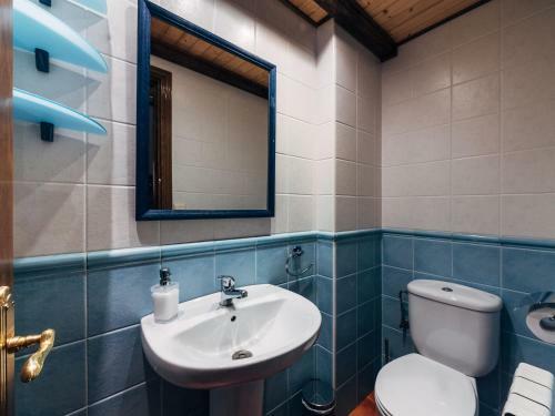 Cozy Holiday Home Near Ski Bus In Aragon