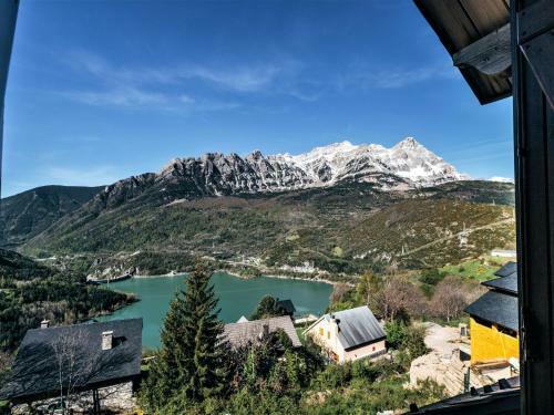 Cozy Holiday Home Near Ski Bus In Aragon