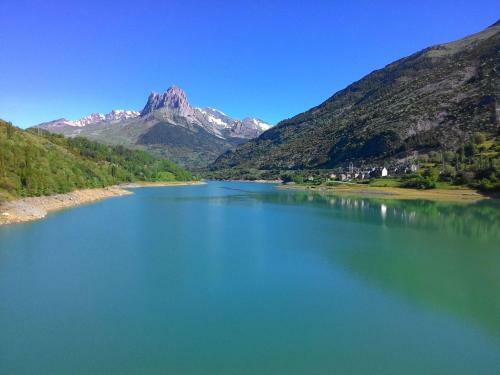Cozy Holiday Home Near Ski Bus In Aragon