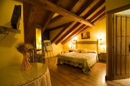 Hotel La Charca Hoces Del Duraton