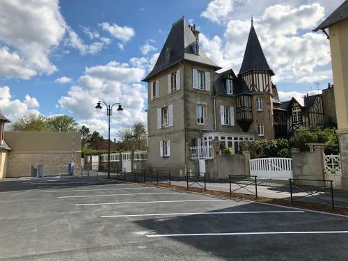Hostal Dday Aviators Le Manoir