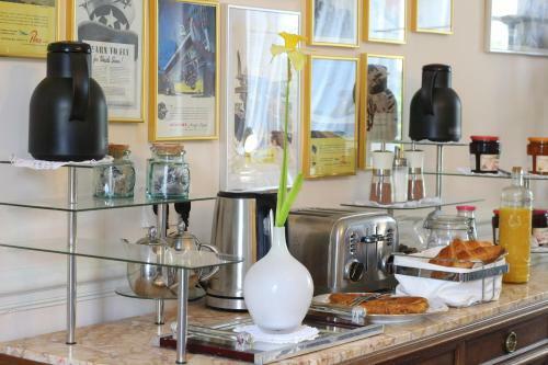 Hostal Dday Aviators Le Manoir