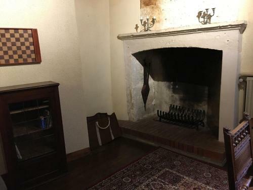 Au Pied Du Chateau