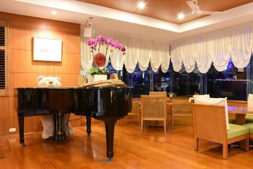 Honey Moon Hotel