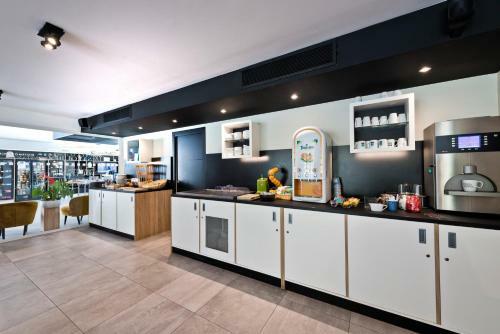 Aparthotel Kyriad R�sidence Cabri�s - Plan De Campagne
