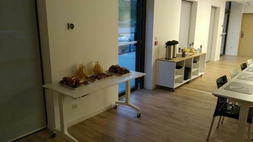 Aparthotel Kyriad R�sidence Cabri�s - Plan De Campagne