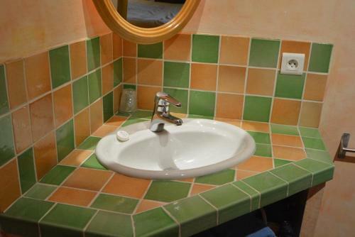 Hostal La Tuili�re En Luberon