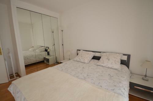 Sunny One-bedroom Apartment