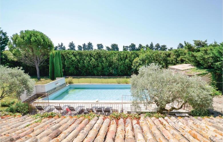 Six-bedroom Holiday Home In Cavaillon