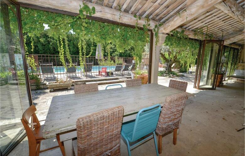 Six-bedroom Holiday Home In Cavaillon