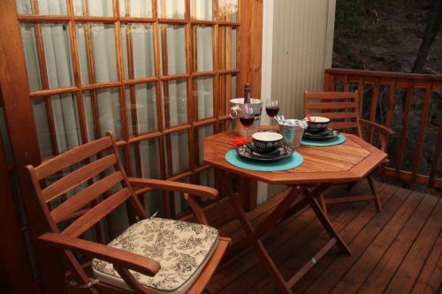 Hostal 5th Seasons Guesthouse