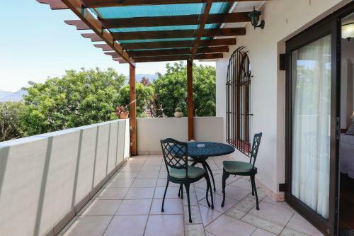 Hostal A Tuscan Villa Guest House