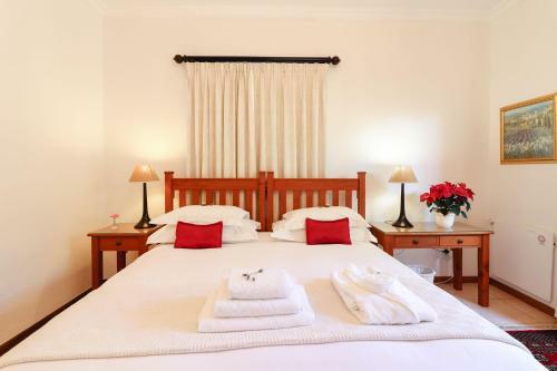 Hostal A Tuscan Villa Guest House