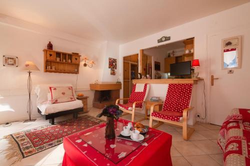 Chamonix Apartment Sleeps 2