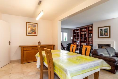 Villa 4 Bedroomed Near Disneyland Paris