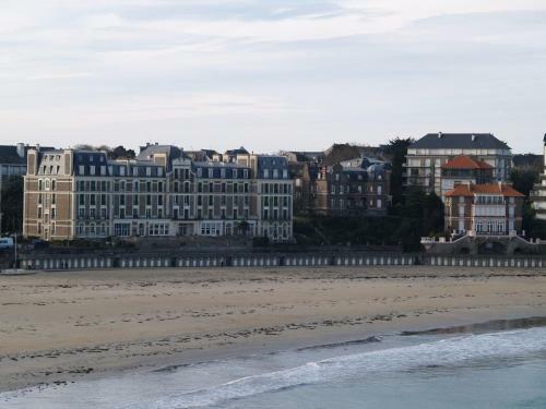 Apartamento L'agatte Dinard Appartement Garage Balcon