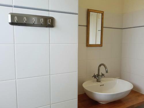 Charming Villa In Escales With Jacuzzi