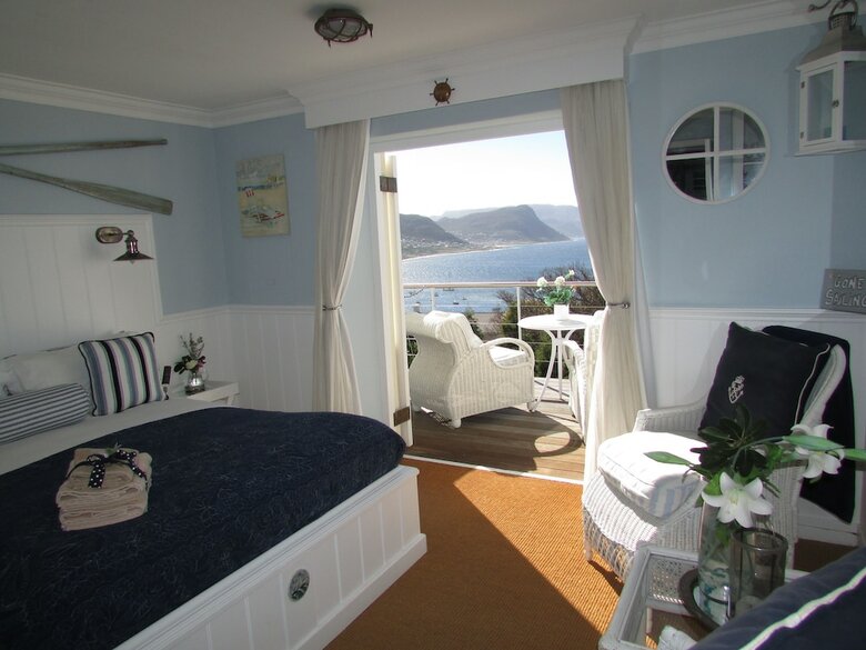 Hostal A Boat House