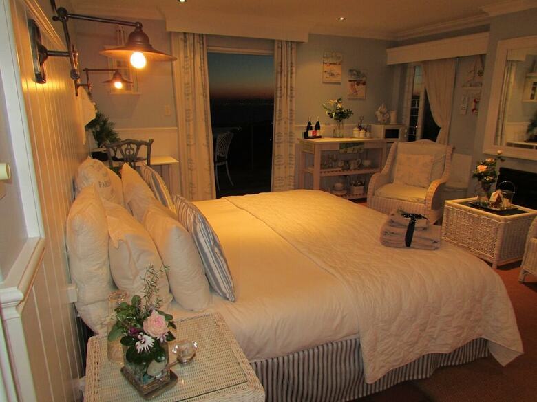 Hostal A Boat House