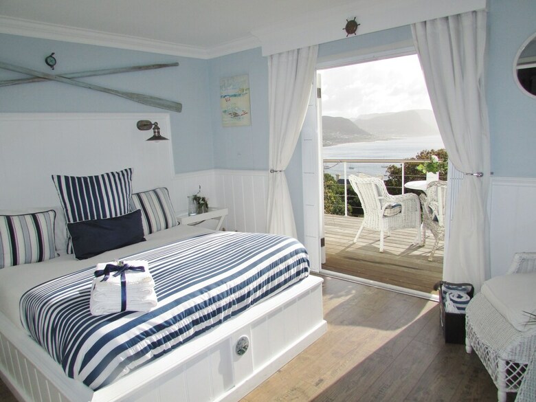 Hostal A Boat House