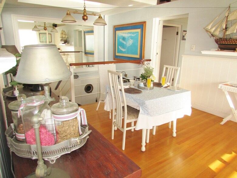 Hostal A Boat House