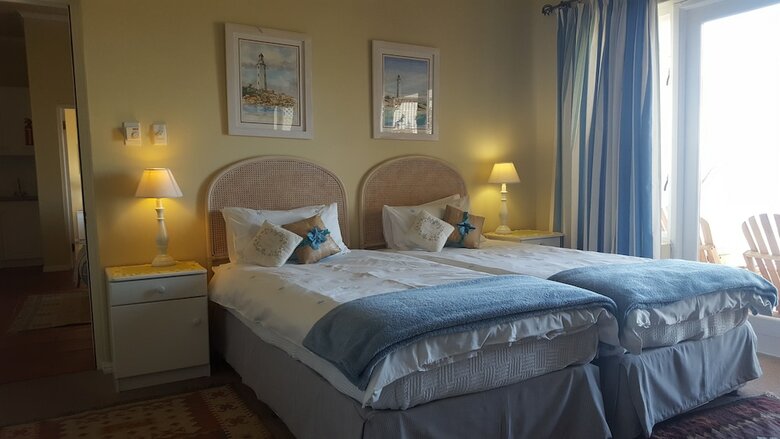 Hostal Albatross Guest House
