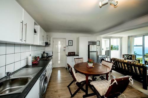 Hostal Penguinden Accommodation And Apartments