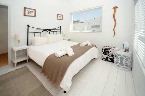 Bed & Breakfast Boulders Beach Lodge And Restaurant