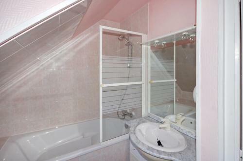 Kerhermain Villa Sleeps 10 Pool Wifi