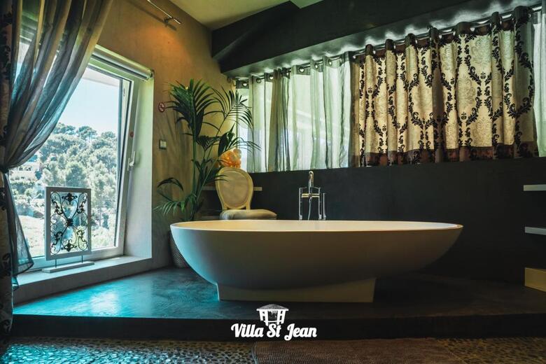 Hostal Villa Saint Jean