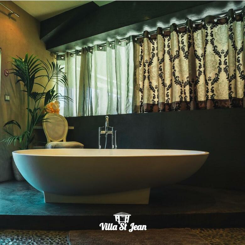 Hostal Villa Saint Jean