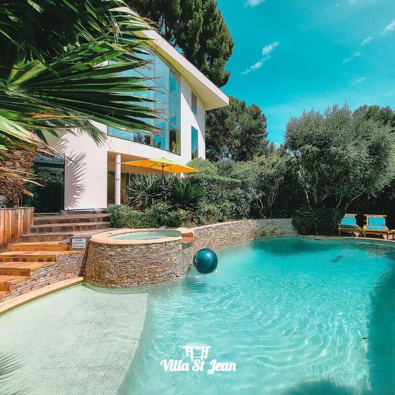 Hostal Villa Saint Jean