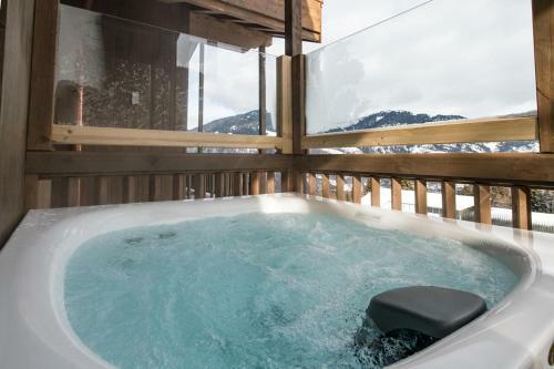 Yellowstone Lodge