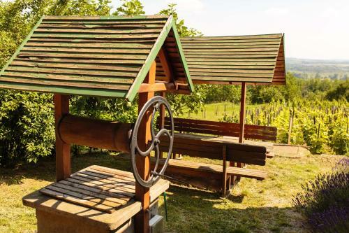 �reghegyi Apartman