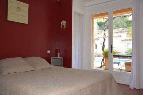 Hostal Les Quatre Saisons