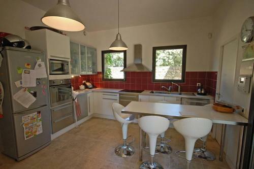 Le Tholonet Villa Sleeps 8 Pool Air Con Wifi