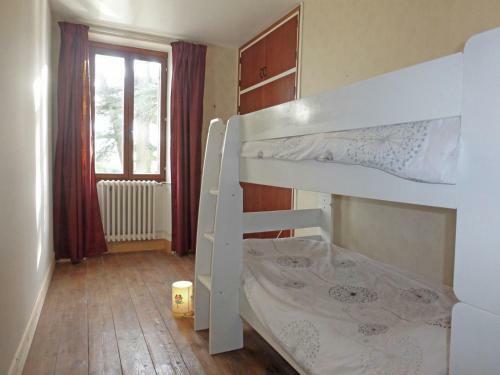 Luxurious Villa In Cazaubon With Swimming Pool