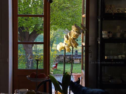G�tes Les Deux Abbesses En Vert