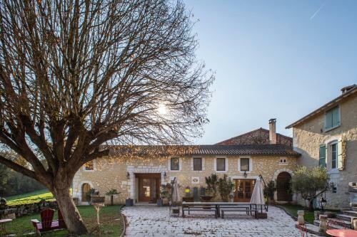 G�tes Les Deux Abbesses En Vert