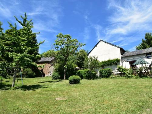 Quaint Farmhouse By The Forest In Mhere